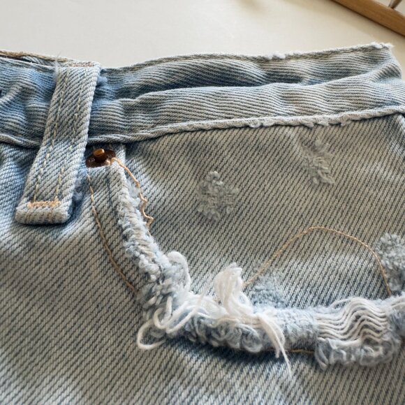 Abercrombie & Fitch Annie High Rise Shorts Light Wash - Picture 3 of 5